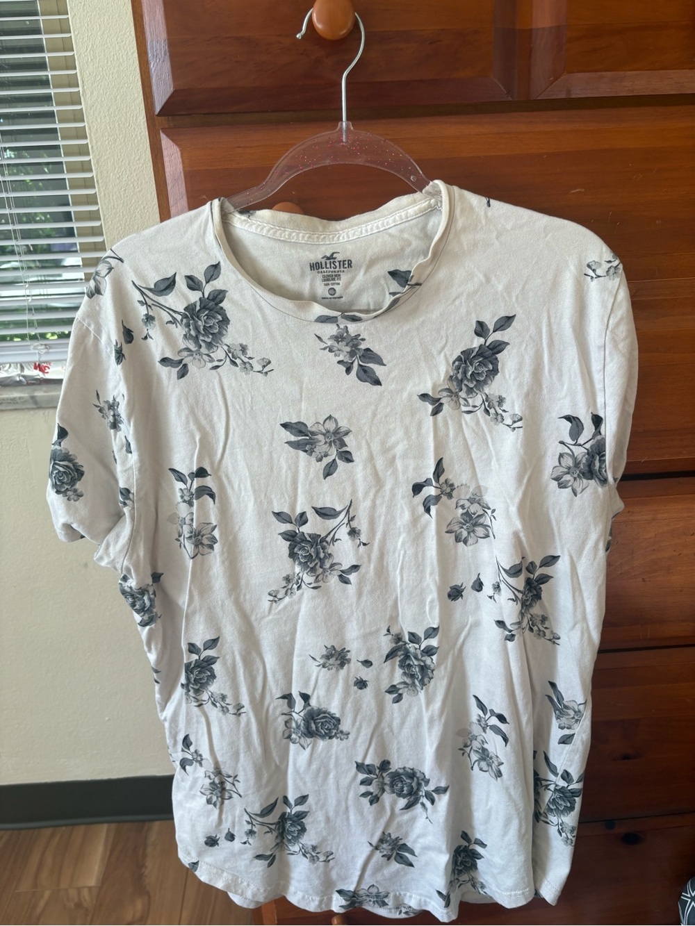 Men’s Hollister T-Shirt